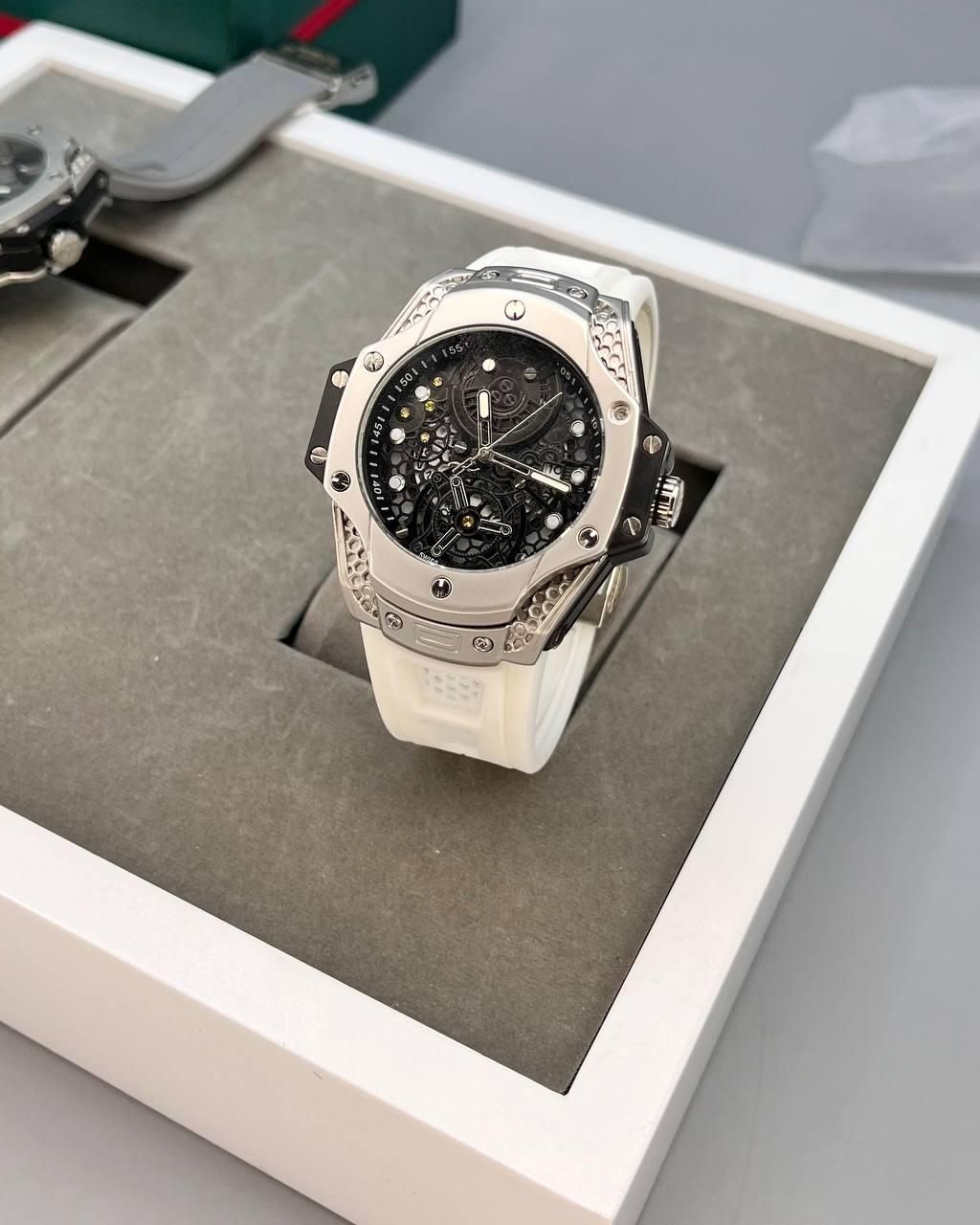 ساعت هابلوت دراگون|ساعت|شیراز, حافظیه|دیوار