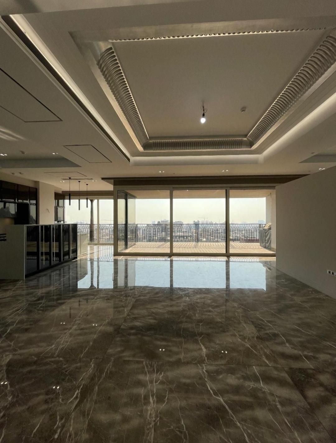 عمارت خاص دروس360متر/نوساز/فول مشاعات/طبقات بالا