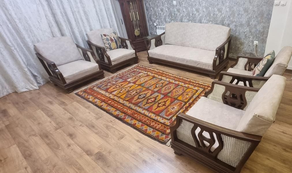 مبل ۷ نفره چوبی و حصیری|مبلمان خانگی و میز عسلی|مشهد, سجاد شهر|دیوار