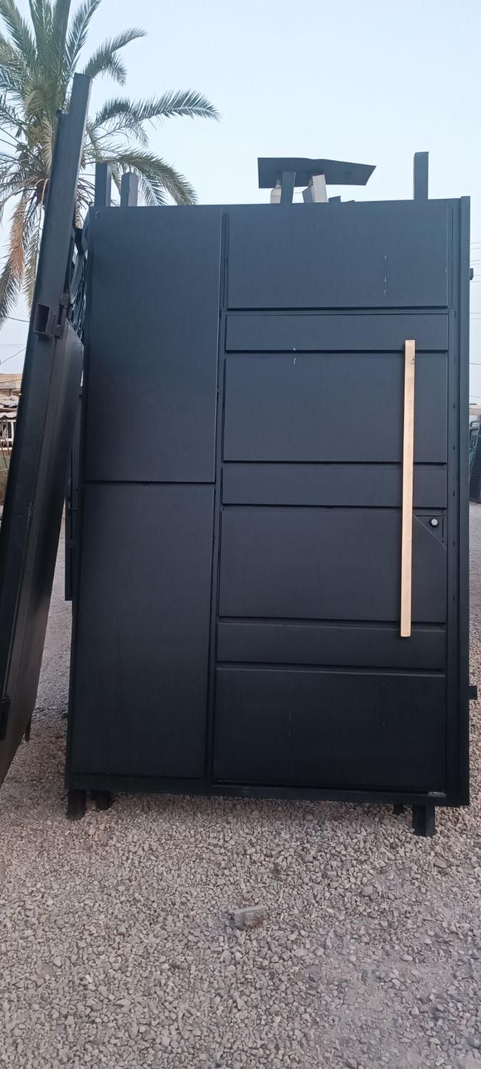 درب حیاط فلزی کیفیت خوب. جوشکاری|مصالح و تجهیزات ساختمان|برازجان, |دیوار