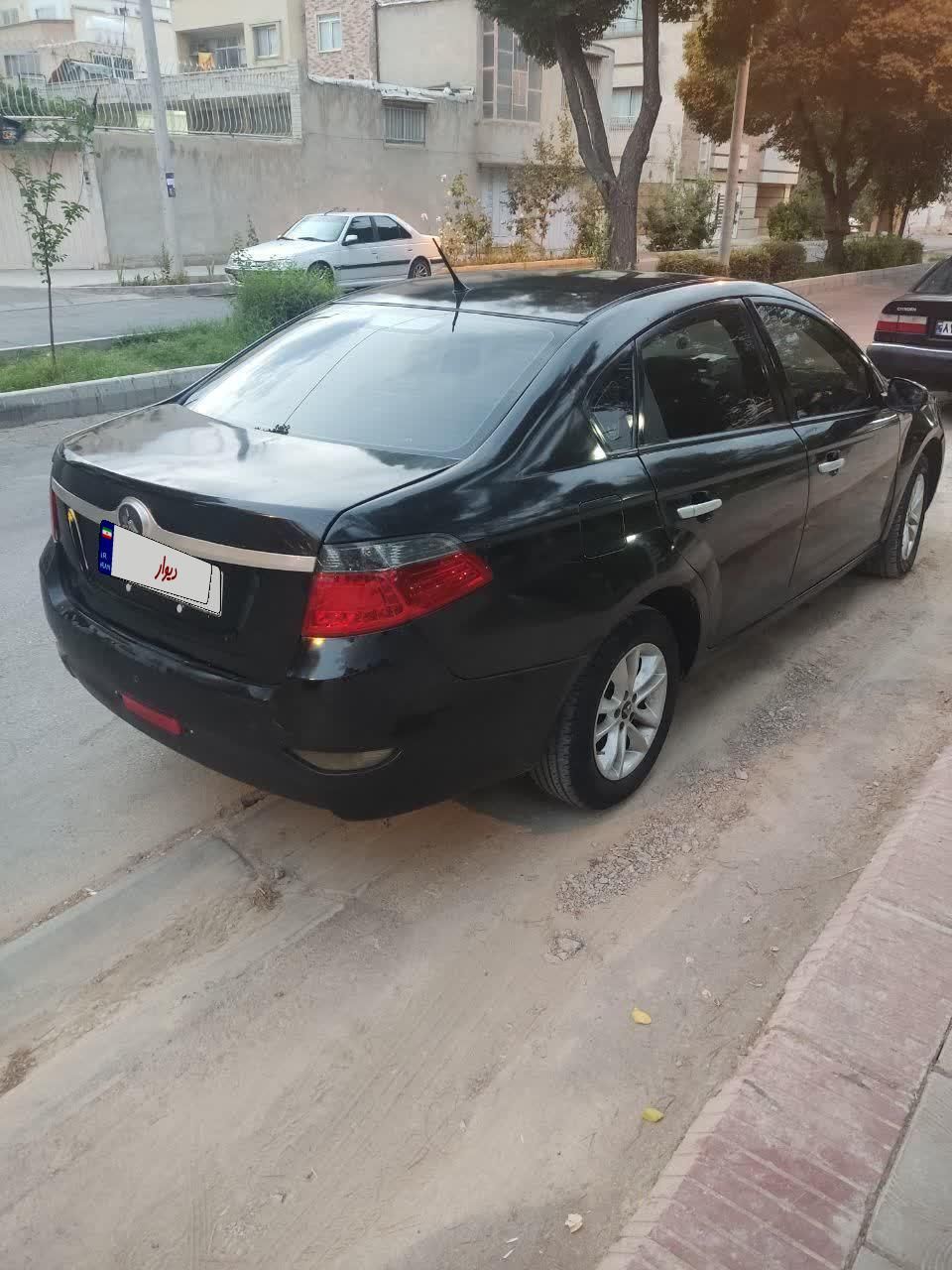 برلیانس H320 اتوماتیک 1500cc، مدل ۱۳۹۶|خودرو سواری و وانت|اصفهان, شهید رجایی|دیوار
