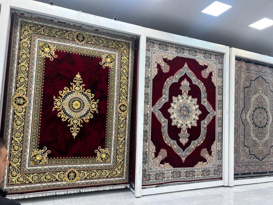 فرش کاشمر ۱۲۰۰شانه طرح سیلوا سبز پُر رنگ|فرش|شیراز, رکن‌آباد|دیوار
