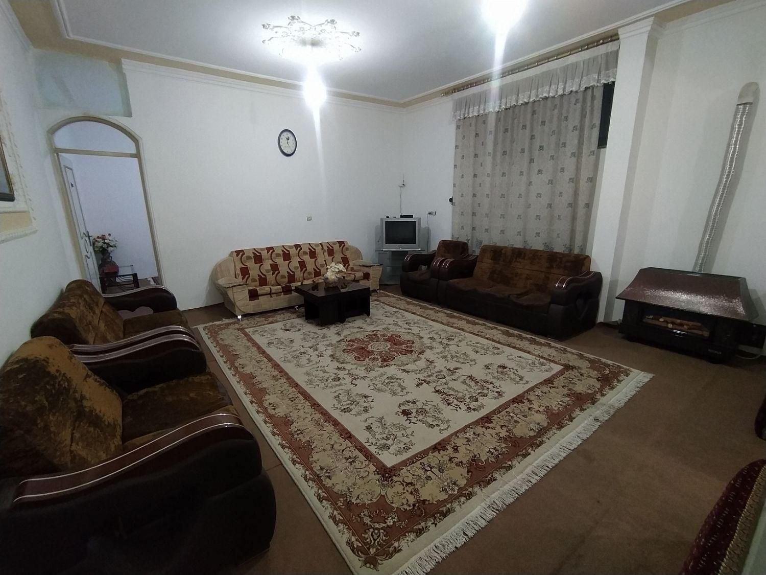 اجاره سویت ویلایی ۹۵ متری با پارکینگ بلوار اصلی|اجارهٔ کوتاهمدت آپارتمان و سوئیت|سنندج, |دیوار