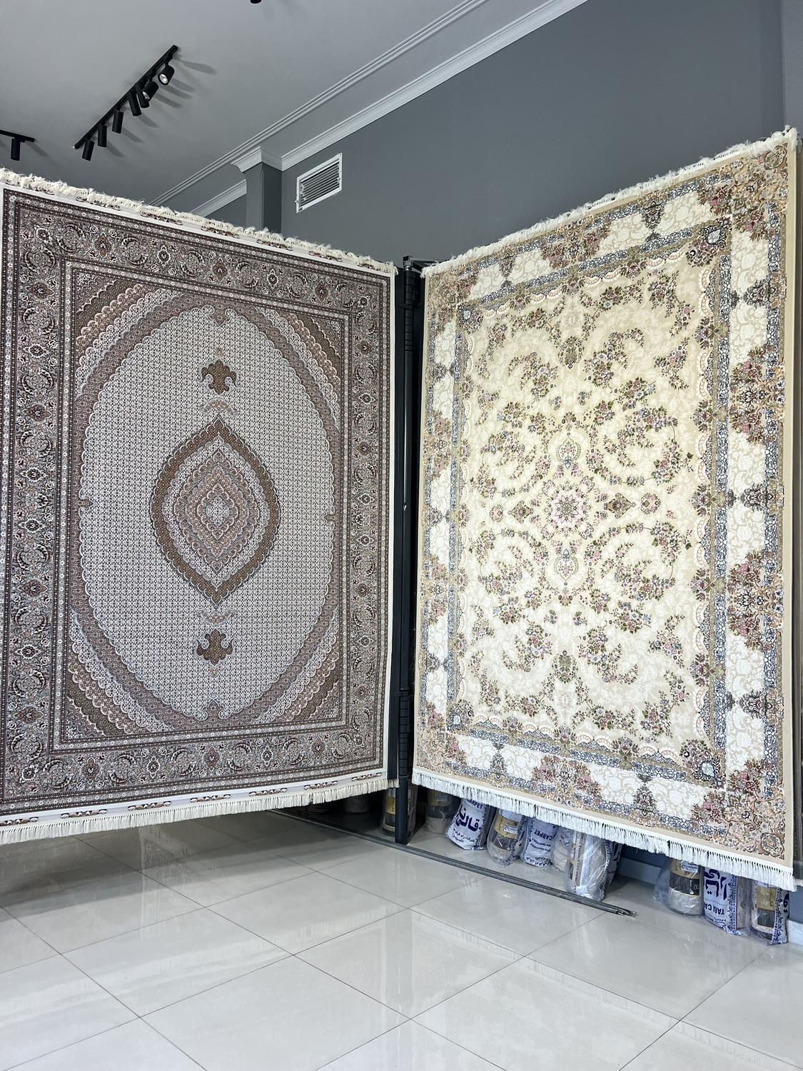 فرش نادر ۹ متر ۱۲۰۰ شانه قالی تارا(نمایندگی تبریز)|فرش|تبریز, |دیوار