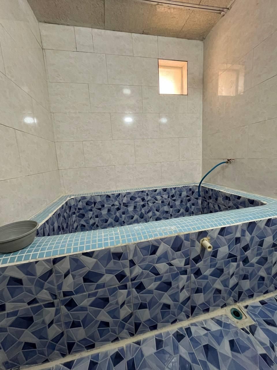 سوئیت آبگرم طبیعی + حوضچه اختصاصی|اجارهٔ کوتاهمدت آپارتمان و سوئیت|دلیجان, |دیوار