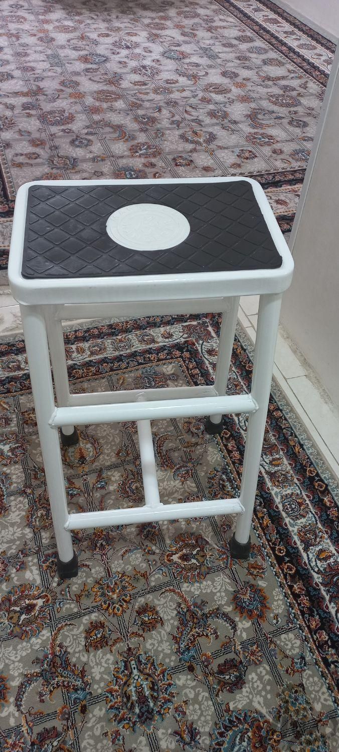 چهار پایه فلزی نو|صندلی و نیمکت|گلبهار, |دیوار