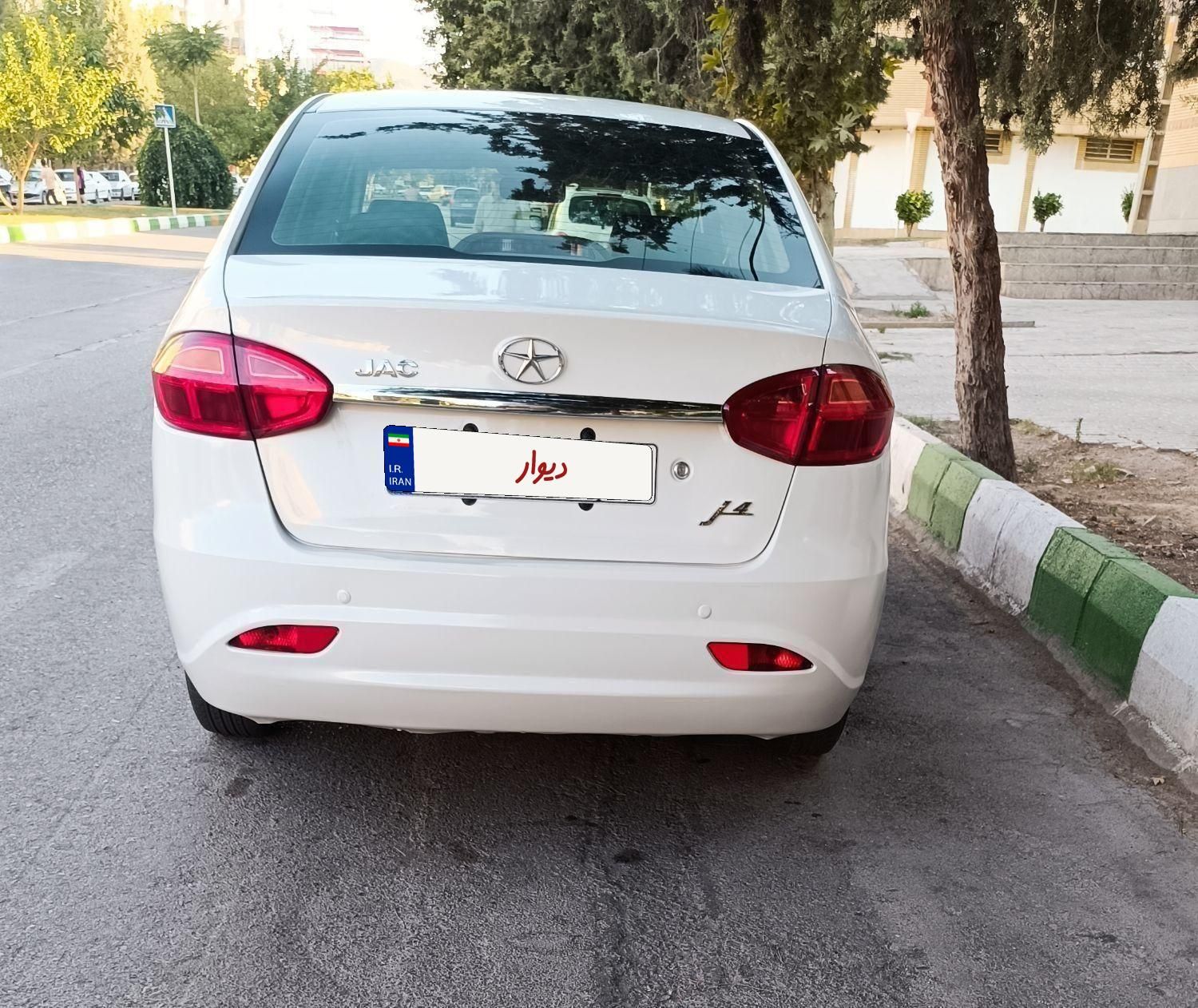 جک جی ۴ بدون رنگ مدل ۴۰۱|خودرو سواری و وانت|مشهد, هفت تیر|دیوار