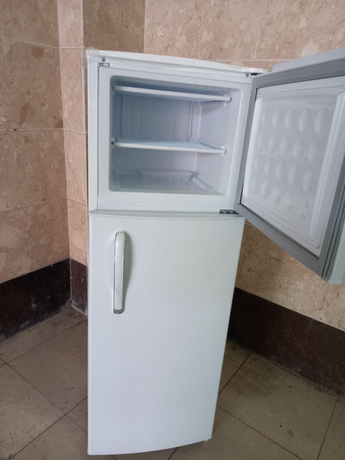 یخچال فریزر ایستکول ۱۲ فوت|یخچال و فریزر|تهران, بازار|دیوار