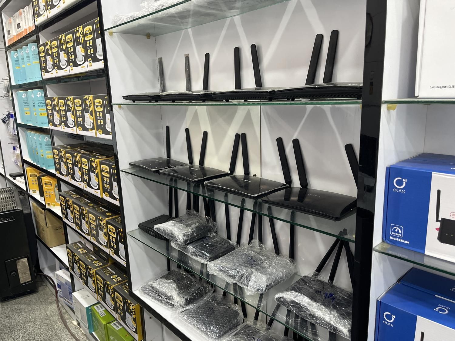 مودم پرقدرت دیلینک 960 با 4 خروجی کابل شبکه|مودم و تجهیزات شبکه|اصفهان, خرم|دیوار