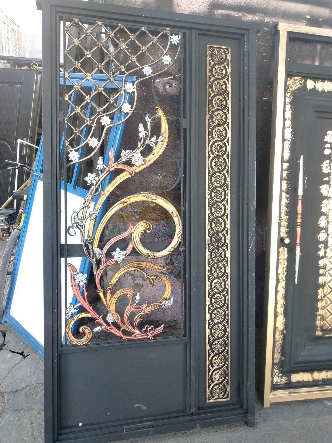 درب حیاط فرفورژه وطاووس|مصالح و تجهیزات ساختمان|تبریز, |دیوار