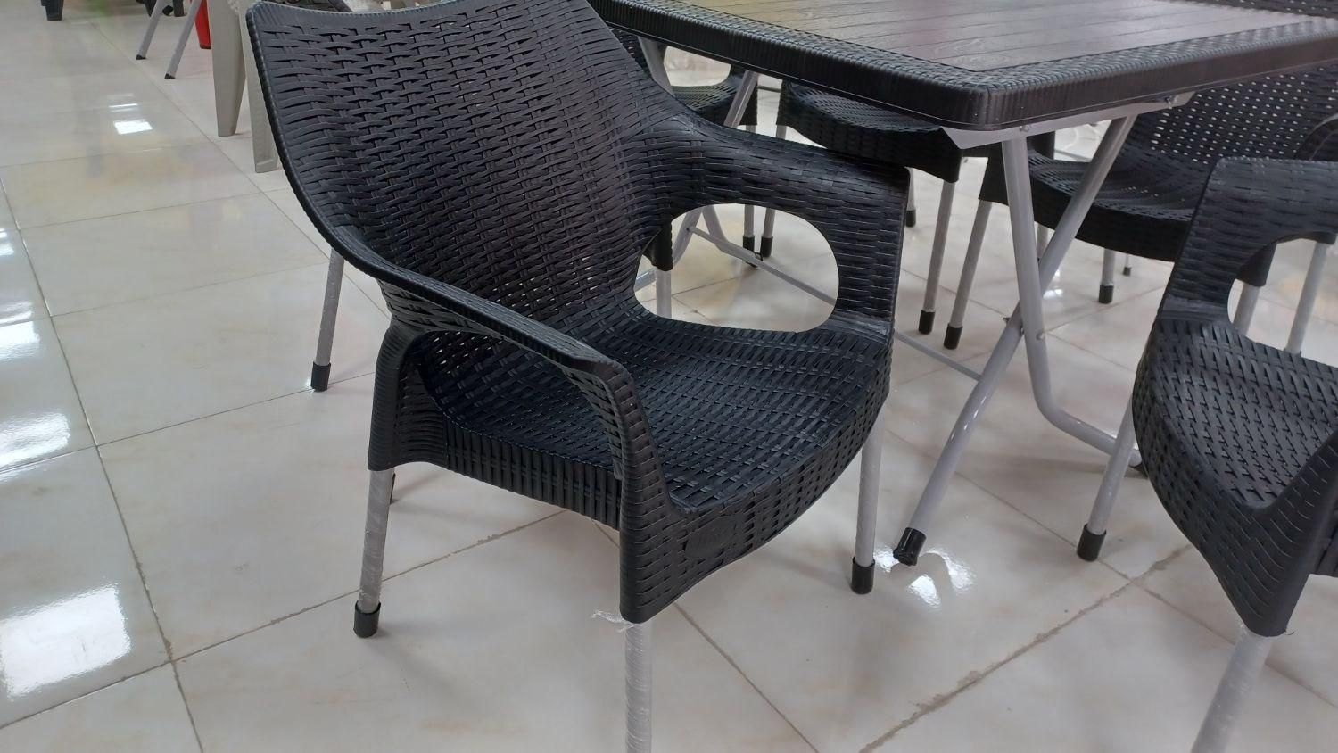 میز و صندلی غذاخوری پایه فلزی تاشو مدل کامفورت|میز و صندلی غذاخوری|چهارباغ, |دیوار