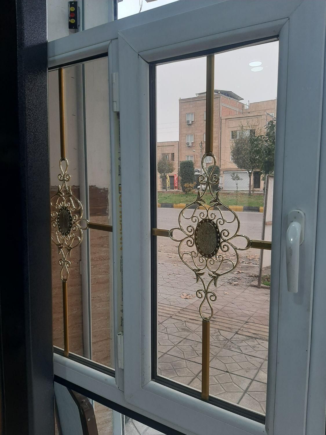 فروش پنجره upvc دوجداره با شیشه توری پلیسه|مصالح و تجهیزات ساختمان|قائم‌شهر, |دیوار
