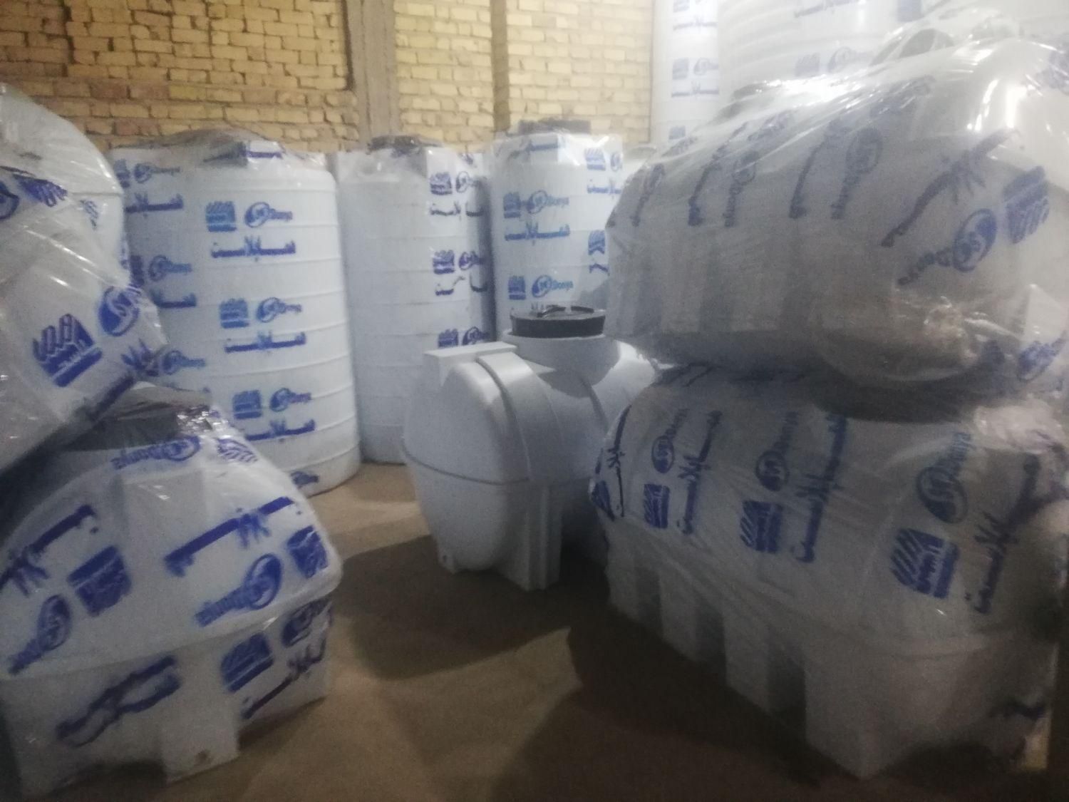 مخازن پلی اتیلن ضد جلبک منبع آب تانکر|مصالح و تجهیزات ساختمان|مرودشت, |دیوار