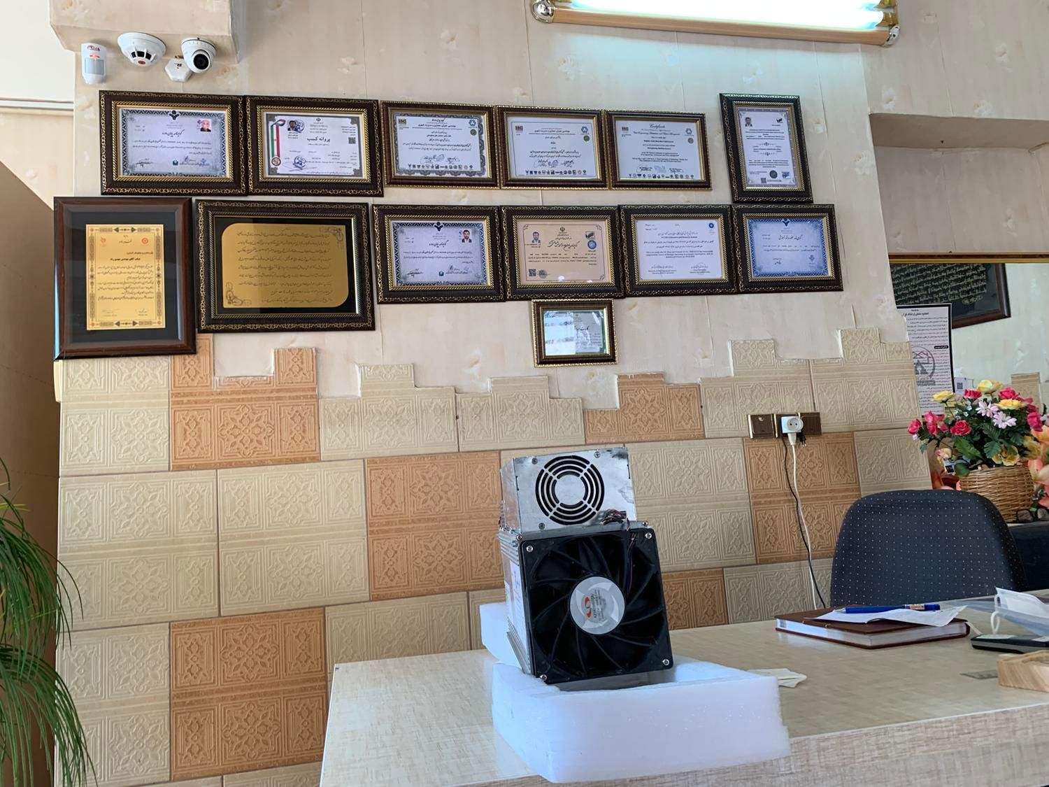 ماینر قانونی با سند درآمد دلاری|قطعات و لوازم جانبی رایانه|کرمان, |دیوار