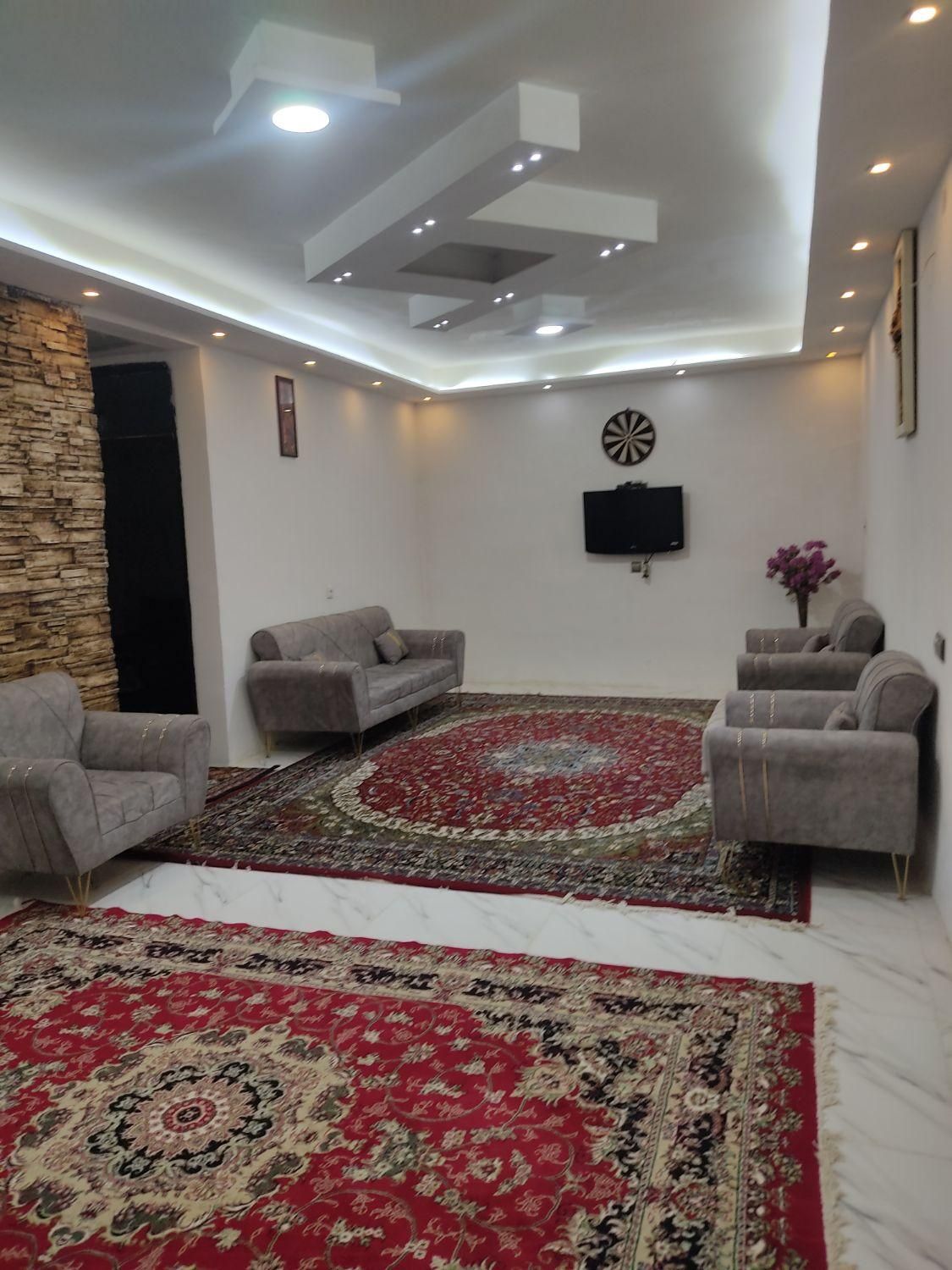 اجاره سوئیت ویلایی با پارکینگ .بدون واسطه|اجارهٔ کوتاه‌مدت آپارتمان و سوئیت|همدان, |دیوار
