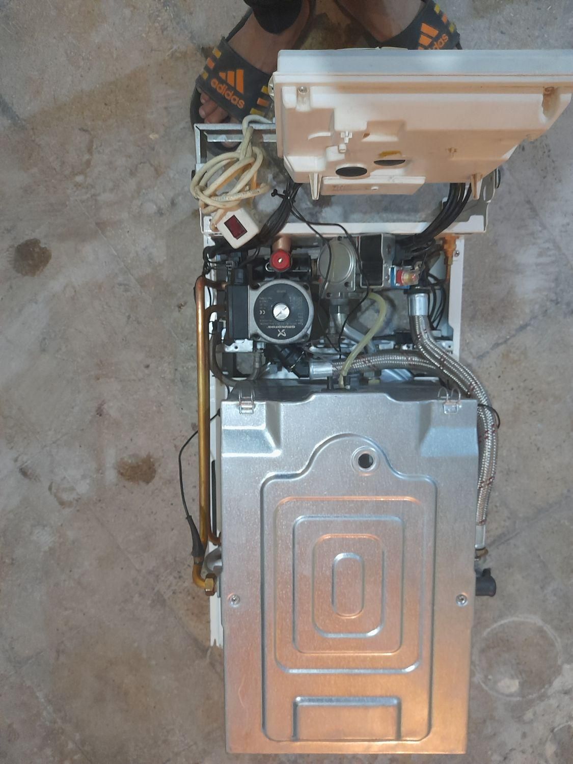 پکیج آبگرمکن در اندیشه و حومه تعمیر نصب و فروش|آبگرمکن، پکیج، شوفاژ|اندیشه, اندیشه فاز ۱|دیوار