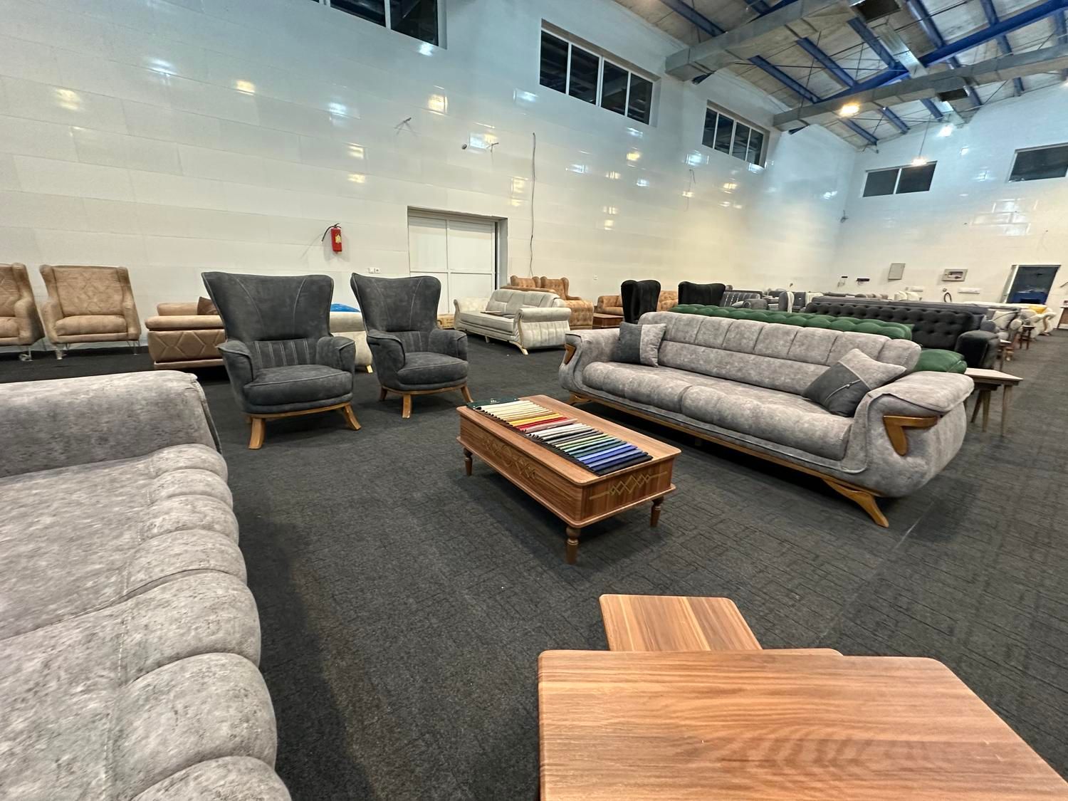 مبل ویولت|مبلمان خانگی و میز عسلی|یزد, |دیوار