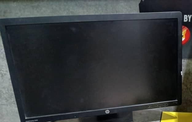 مانیتور hP کیسasus|رایانه رومیزی|کرمان, |دیوار