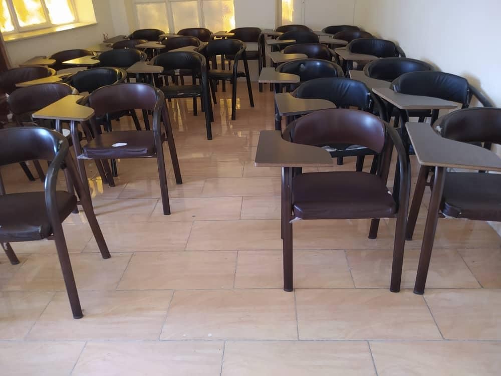 اجاره کلاس در کانون زبان های خارجی|اجارهٔ کوتاه‌مدت دفتر کار و فضای آموزشی|شیراز, شهرک سراج‎|دیوار