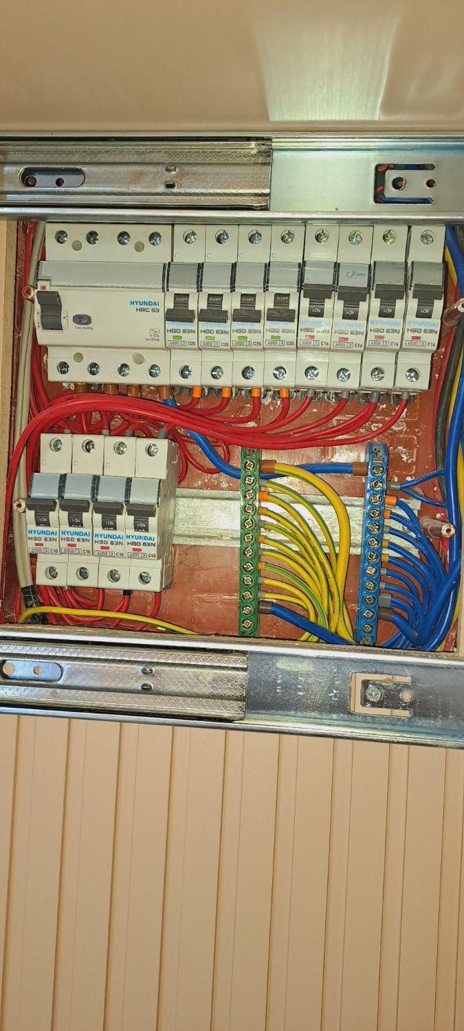لوله کش برق کش سقف کاذب و دیوار پوش پی وی سی(pvc)|خدمات پیشه و مهارت|قشم, |دیوار