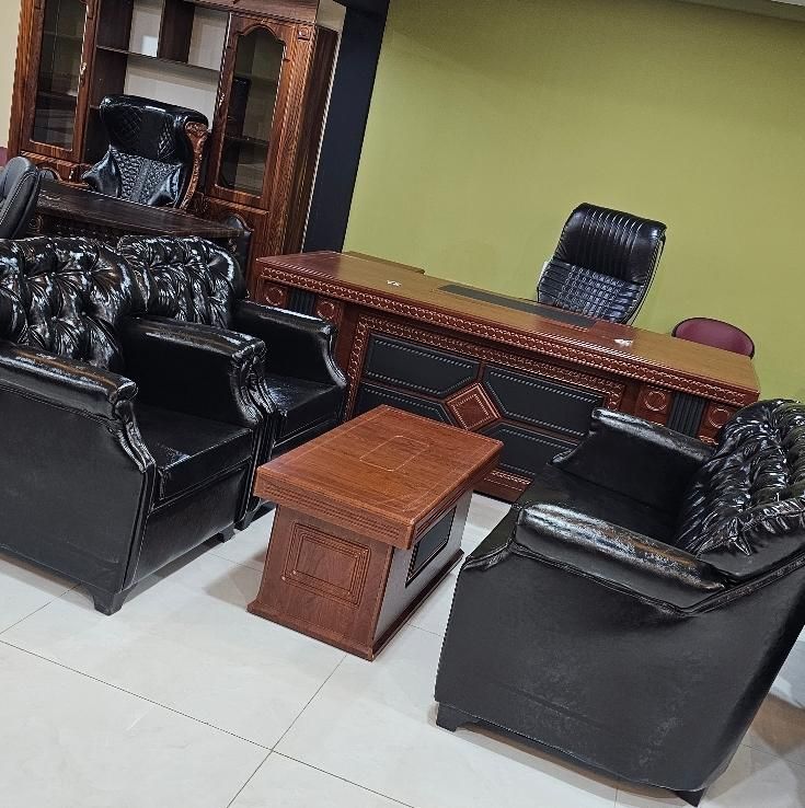 صندلی دفترکارمنداداری قرمزشرکت چرخدارجکداراداری|مبلمان اداری|کاشان, |دیوار