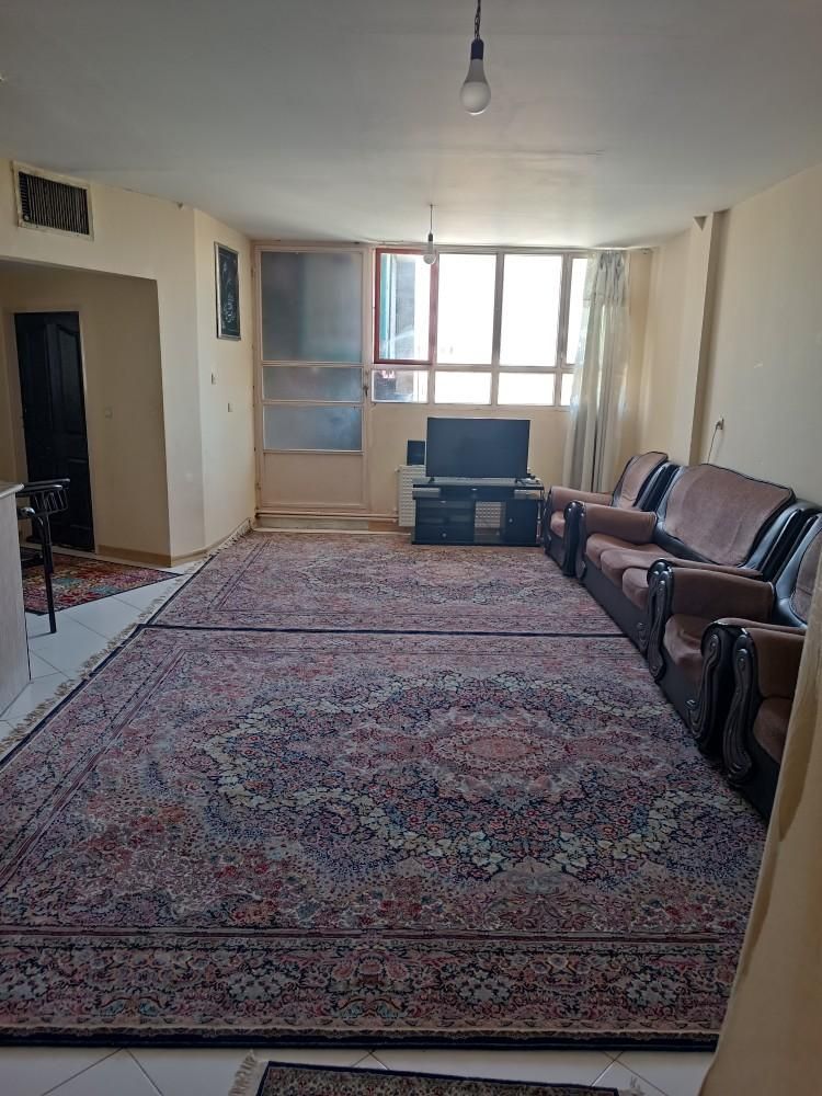 آپارتمان مبله با پارکینگ مرکز شهر|اجارهٔ کوتاه‌مدت آپارتمان و سوئیت|کرمان, |دیوار