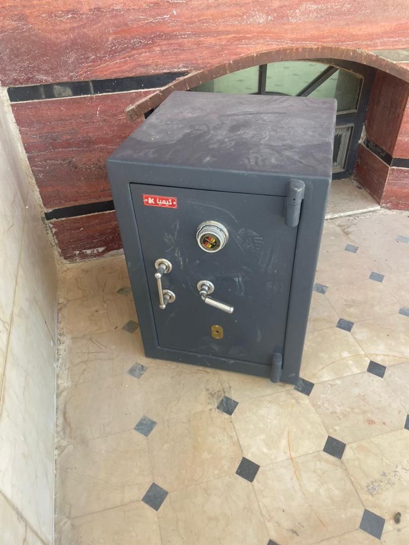 کلید سازی مجتبی کلیدسازی قفل ریموت گاوصندوق|خدمات پیشه و مهارت|شیراز, معالی‌آباد|دیوار
