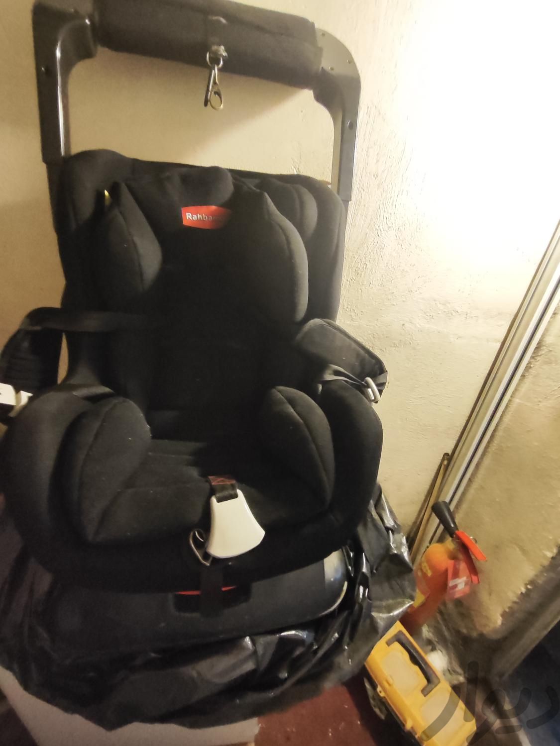 صندلی ماشین کودک در حد نو|تخت و صندلی بچه|تهران, استخر|دیوار