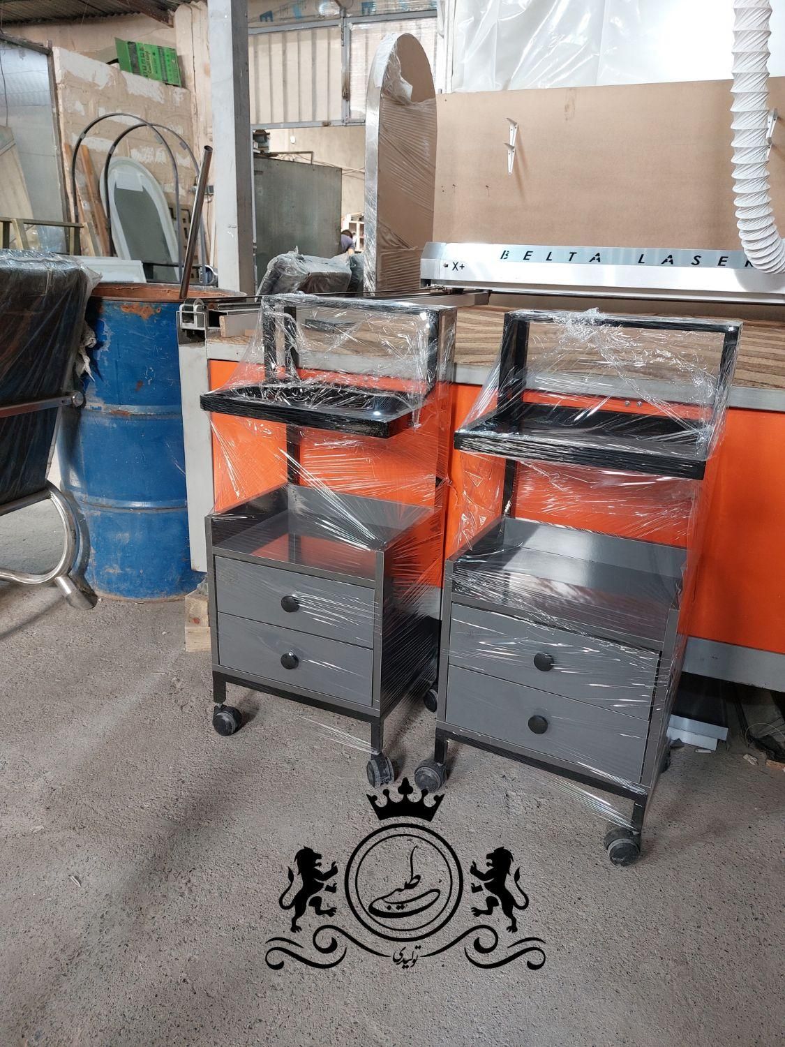 انواع ترولی در رنگ و ابعاد دلخواه|آرایشگاه و سالن‌های زیبایی|مشهد, نوید|دیوار