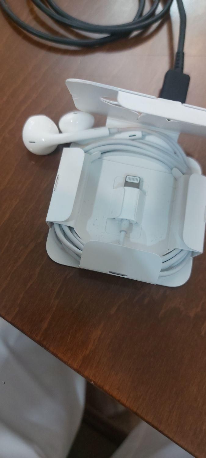 هندزفری سیمی اصلی اپل  ایرپاد Apple iPhone EarPods|لوازم جانبی موبایل و تبلت|تهران, صادقیه|دیوار
