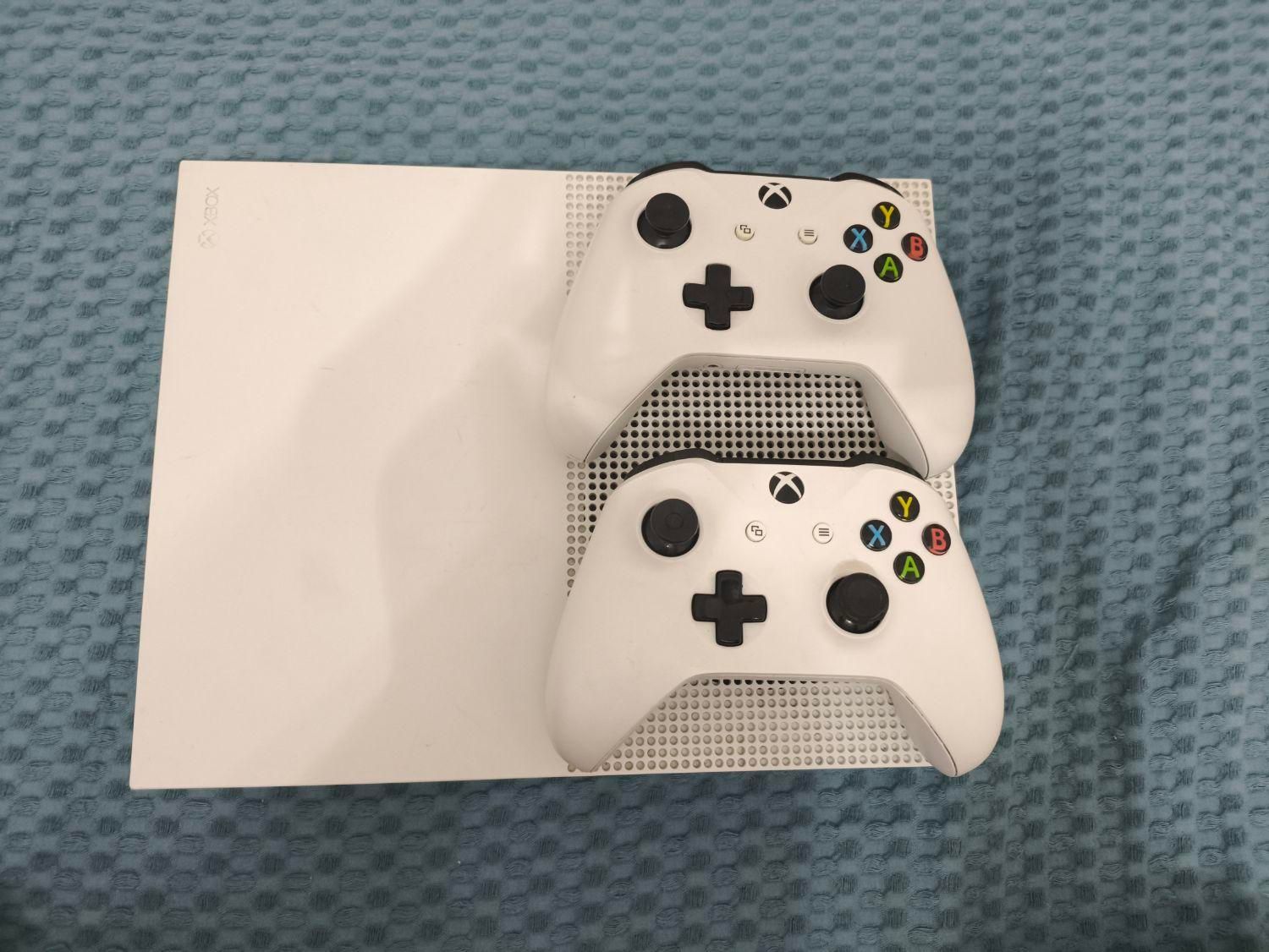 1تربایت Xbox one s|کنسول، بازی ویدئویی و آنلاین|تهران, سنگلج (شاپور)|دیوار