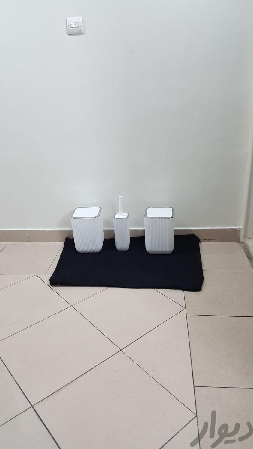 دوتا سطل و یک فرچه توالت|لوازم سرویس بهداشتی|تهران, پونک|دیوار