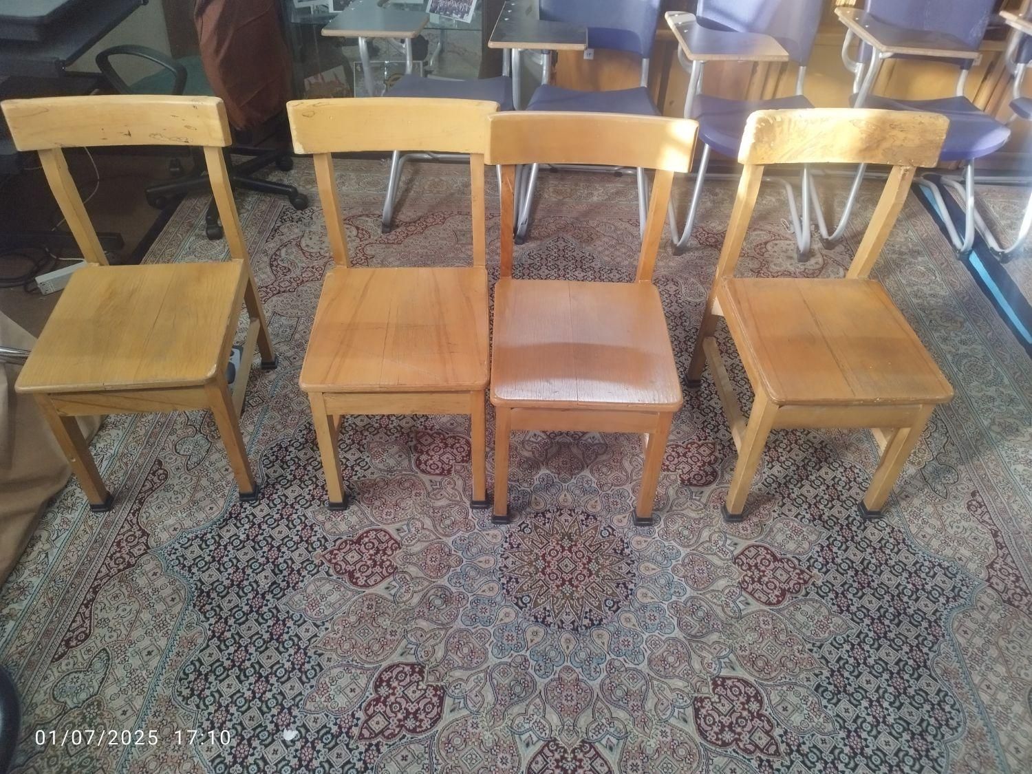 صندلی کتابخانه ای|صندلی و نیمکت|مشهد, امام رضا (ع)|دیوار