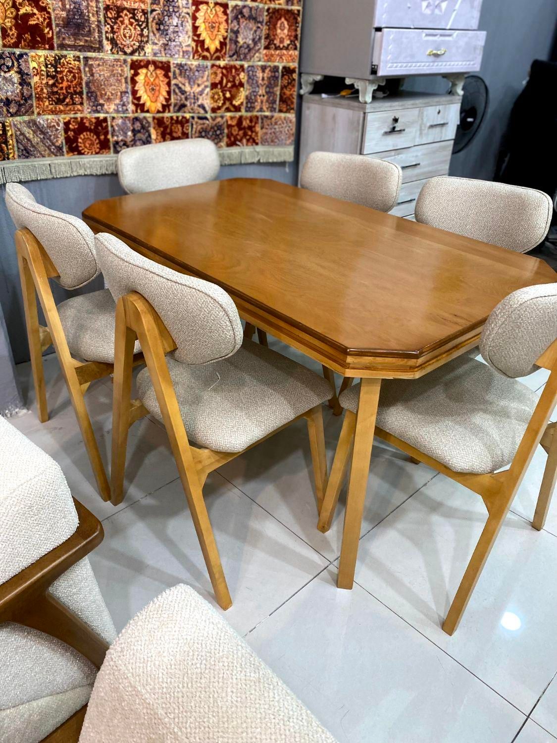 ناهار خوری ایفل جدید|میز و صندلی غذاخوری|قشم, |دیوار