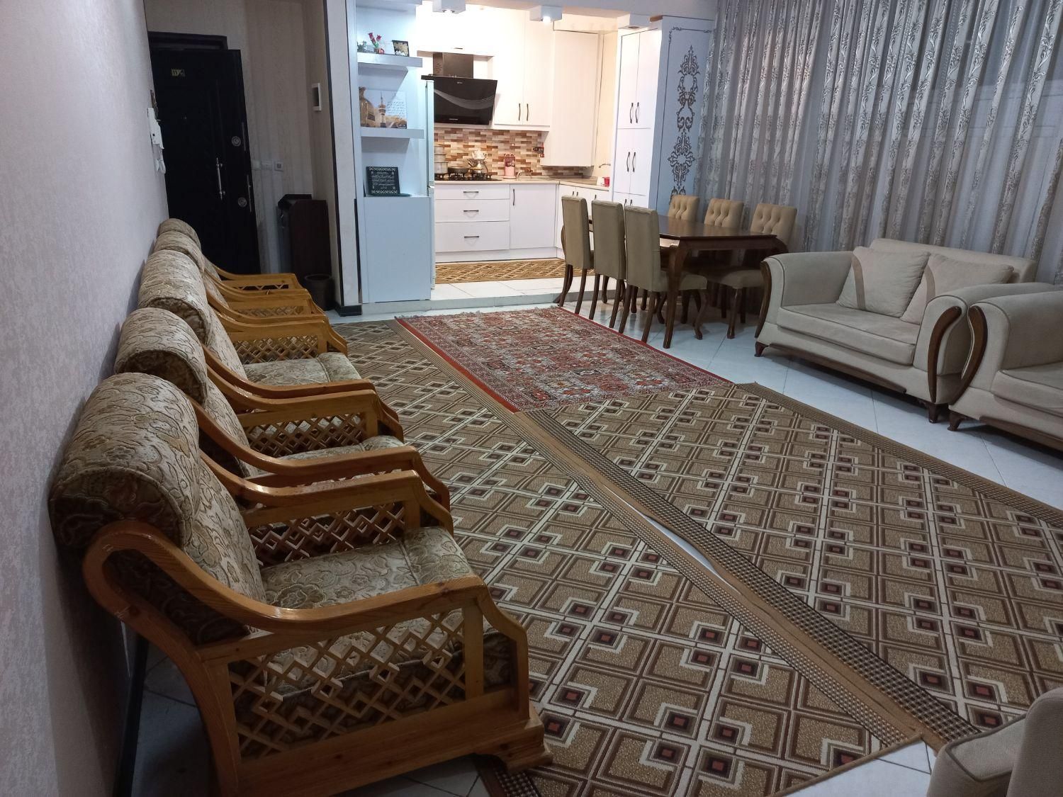 اجاره آپارتمان .منزل. ماهیانه وسالیانه.خانه. مبله|اجارهٔ کوتاه‌مدت آپارتمان و سوئیت|مشهد, امیریه|دیوار
