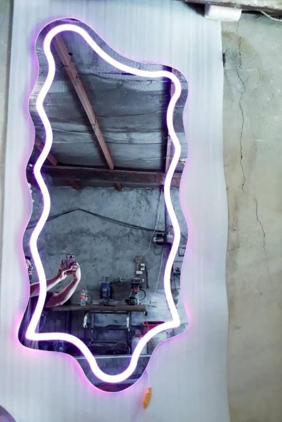 چند ضلعی آینه ها|آرایشگاه و سالنهای زیبایی|تبریز, |دیوار