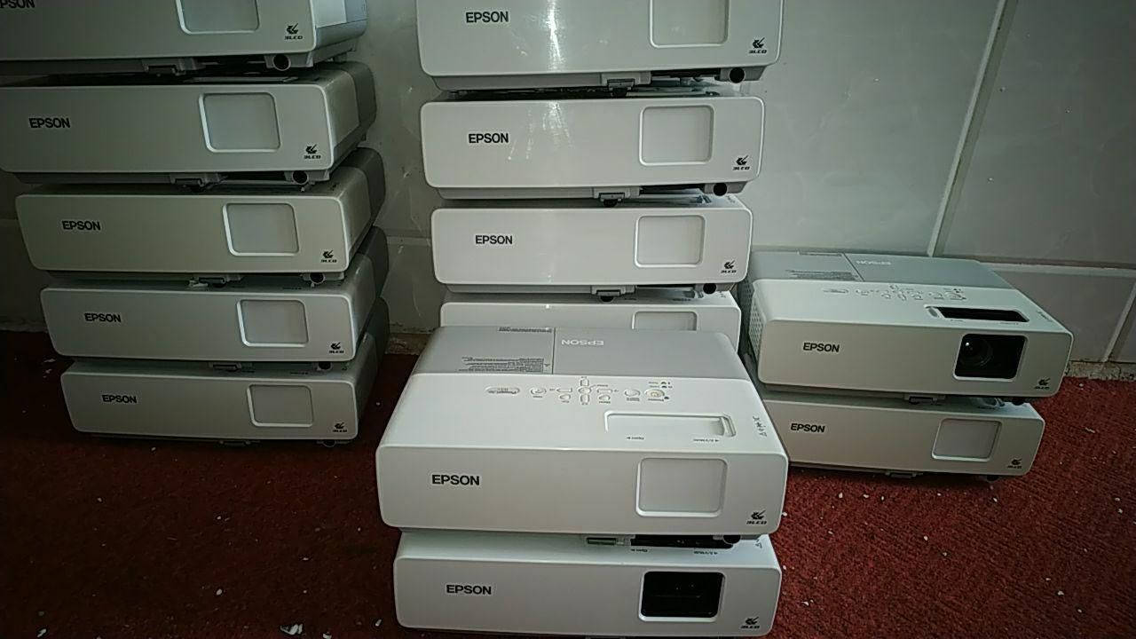 دیتا پروژکتور اپسون ویدیو پرژکتور epson|تلویزیون و پروژکتور|قم, صفائیه|دیوار