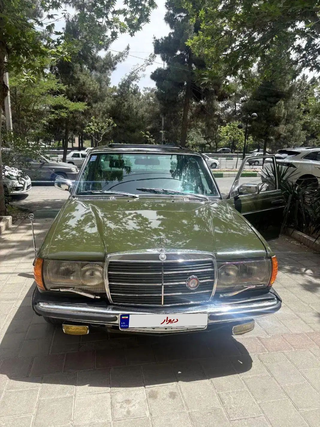 بنز کلاسیک ۲۰۰|خودرو کلاسیک|مشهد, رضاشهر|دیوار