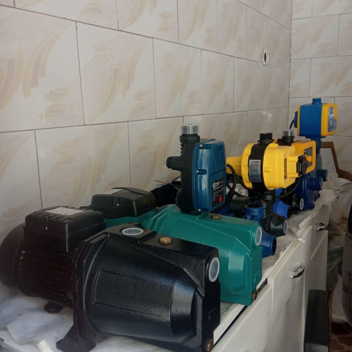 پمپ آب خانگی( داداش زاده)|مصالح و تجهیزات ساختمان|تبریز, |دیوار