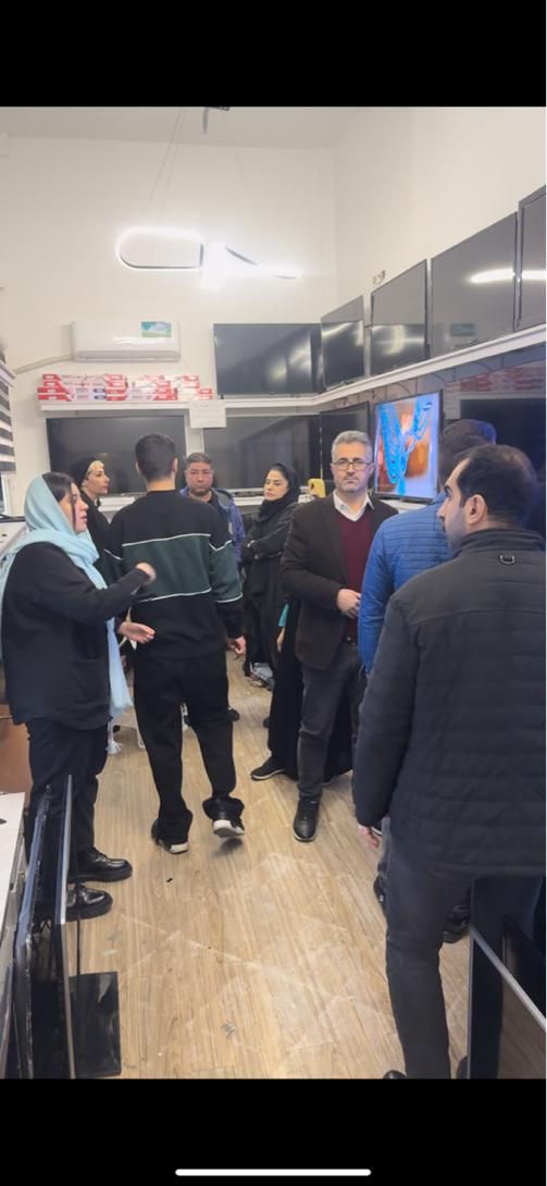 فروش تلوزیون پشت ویترینی نمایشگاهی  با چک صیاد|تلویزیون و پروژکتور|تهران, شهرک غرب|دیوار