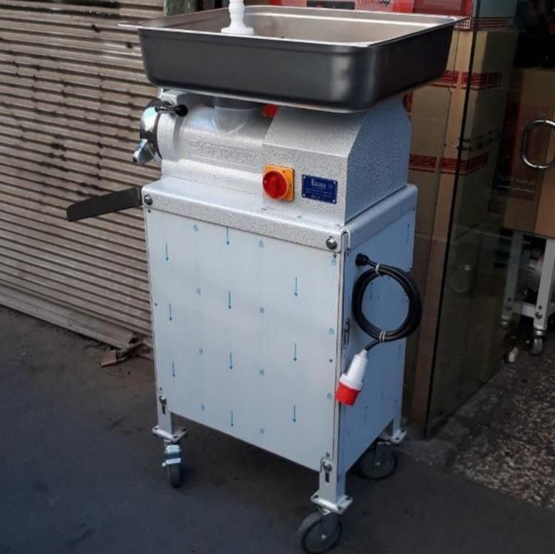 چرخ گوشت صنعتی ۴۲ باقدرت ۷/۵ اسب ترازو دیجیتال|کافی‌شاپ و رستوران|تهران, استاد معین|دیوار