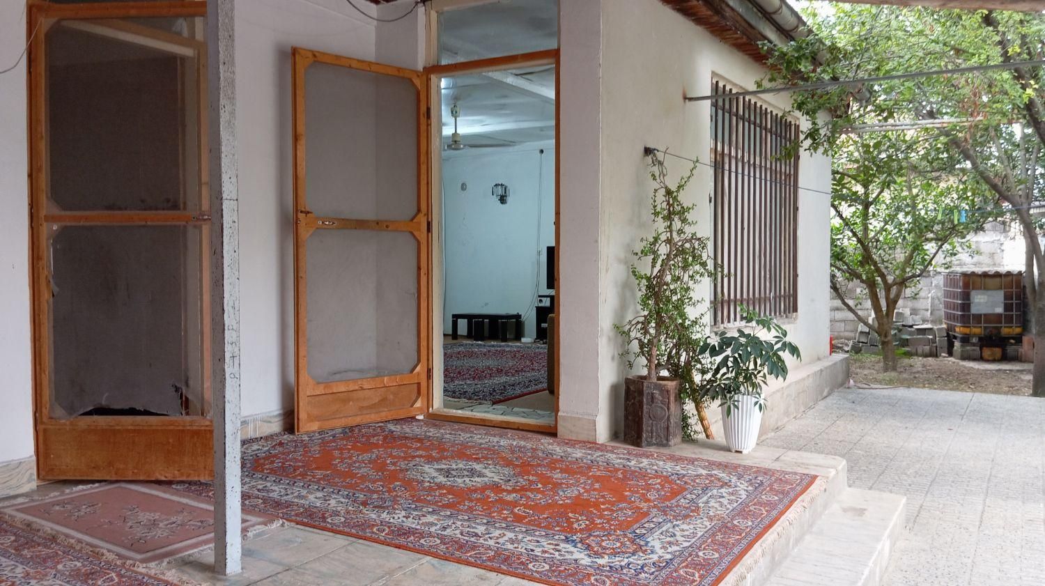 خونه روستایی مستقل با کلیه امکانات و پارکینگ|اجارهٔ کوتاه‌مدت ویلا و باغ|قائم‌شهر, |دیوار