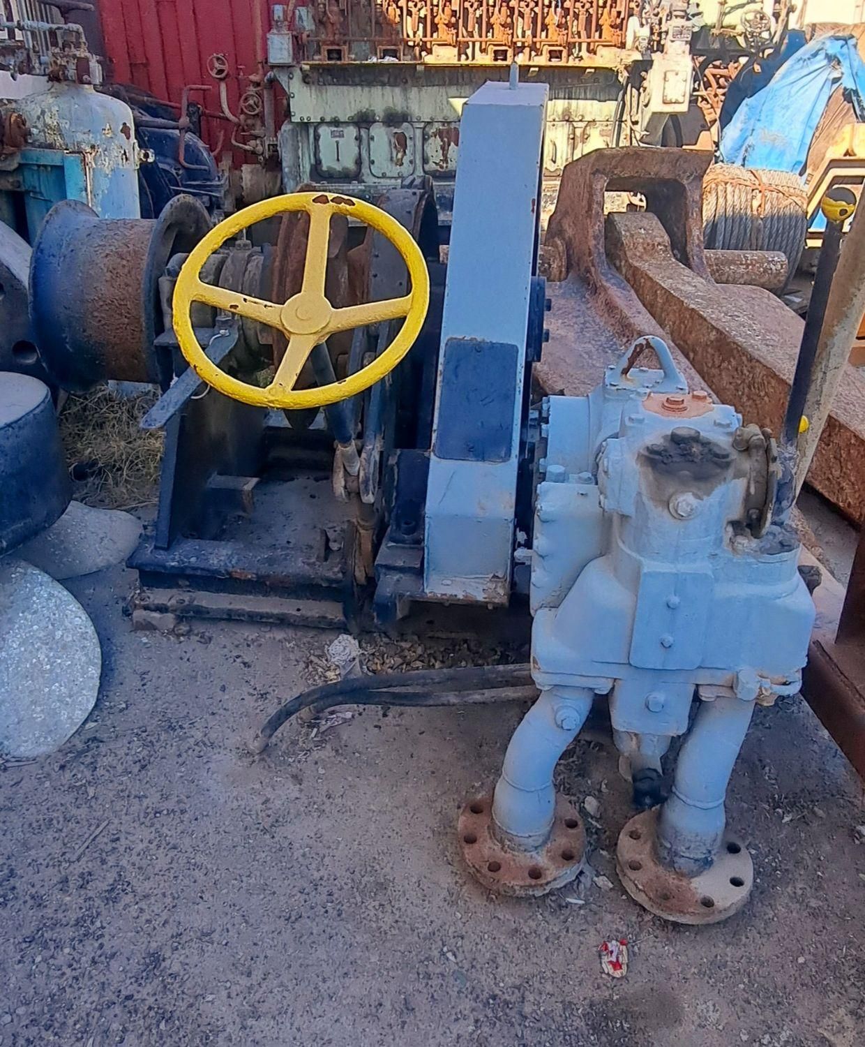 دو دستگاه وینچ چپ و راست هیدرولیک|قایق و سایر وسایل نقلیه|بوشهر, |دیوار