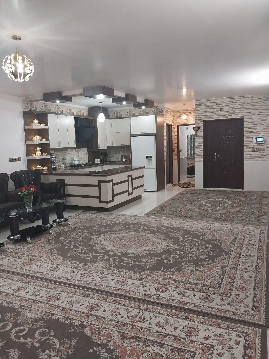 سوئیت مبله شیک همکف پارکینگ بدون پله ( کولرگازی )|اجارهٔ کوتاه‌مدت آپارتمان و سوئیت|کاشان, |دیوار