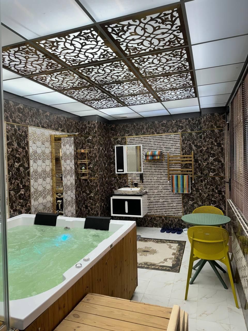 سویت اپارتمان۱۸۰متر دوبلکس جکوزی دار با ۷۰متر حیاط|اجارهٔ کوتاه‌مدت آپارتمان و سوئیت|سرعین, |دیوار