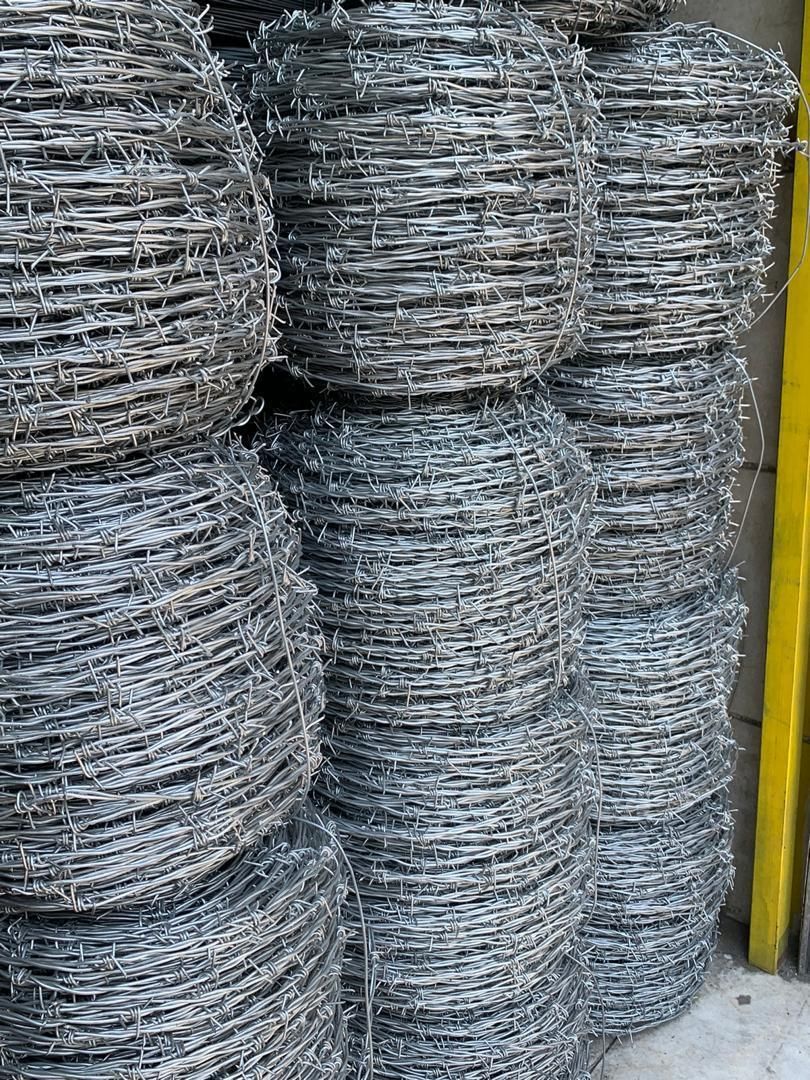 سیم خاردار ،خارسیم، سیم خاردار تبری تیغی گالوانیزه|خدمات باغبانی و درختکاری|تهران, بازار|دیوار