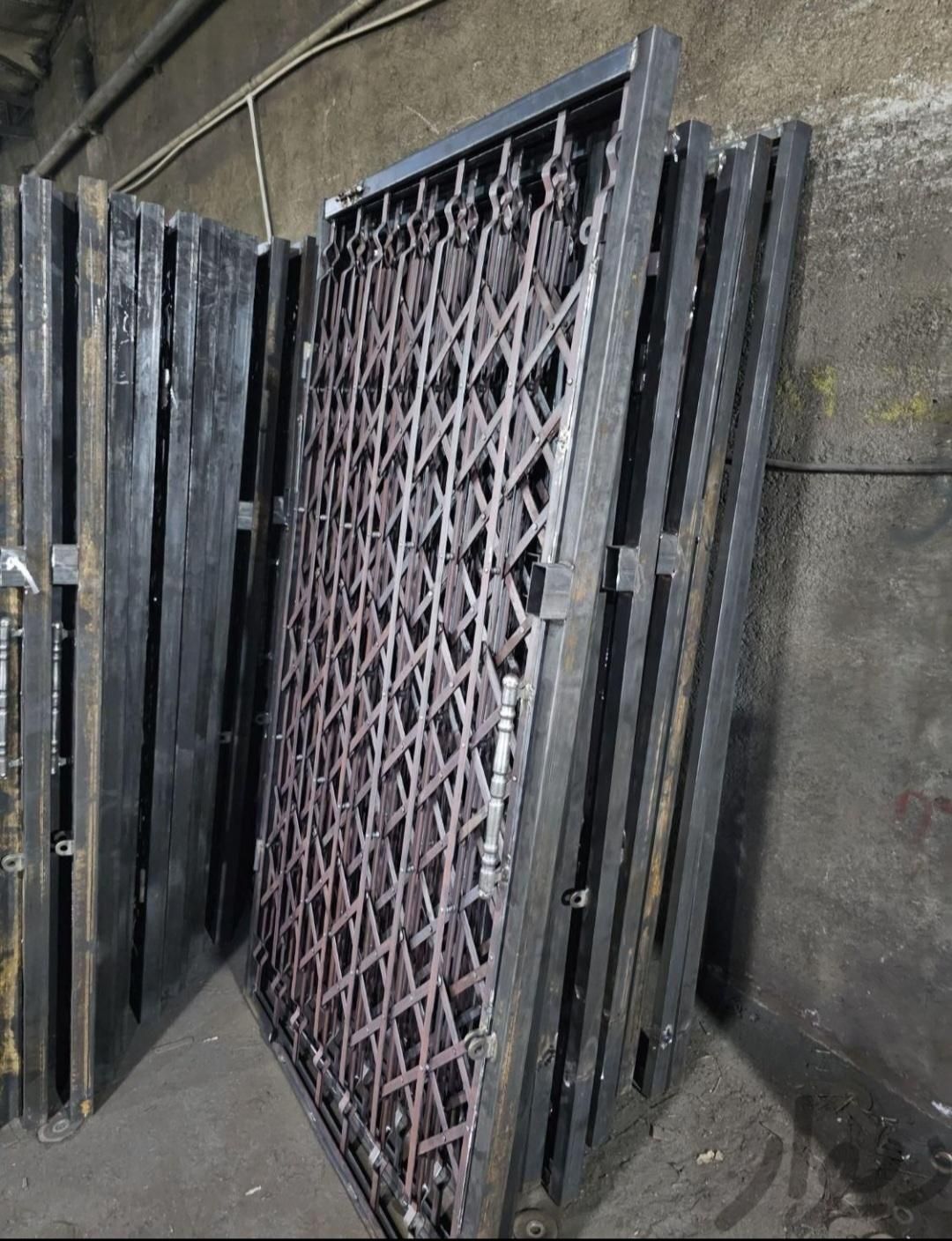 سازنده درب های اکاردیونی/حفاظ اکاردیونی/حفاظ نرده|مصالح و تجهیزات ساختمان|کرج, فاز ۲ مهرشهر|دیوار