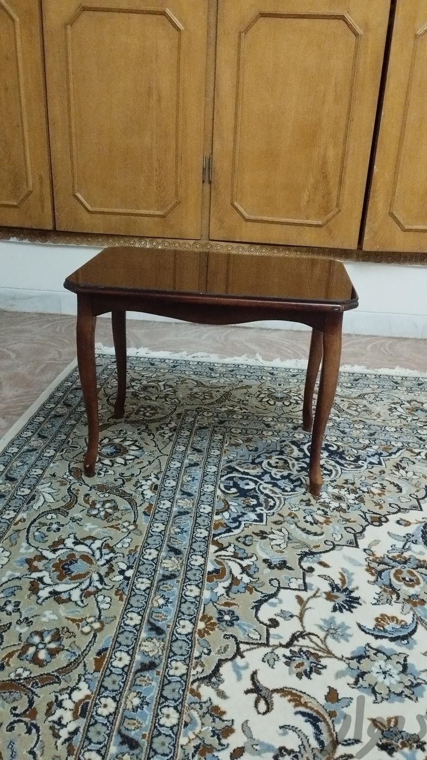میز کوچک کنار مبل بدنه چوب|مبلمان خانگی و میزعسلی|شیراز, عفیف‌آباد|دیوار