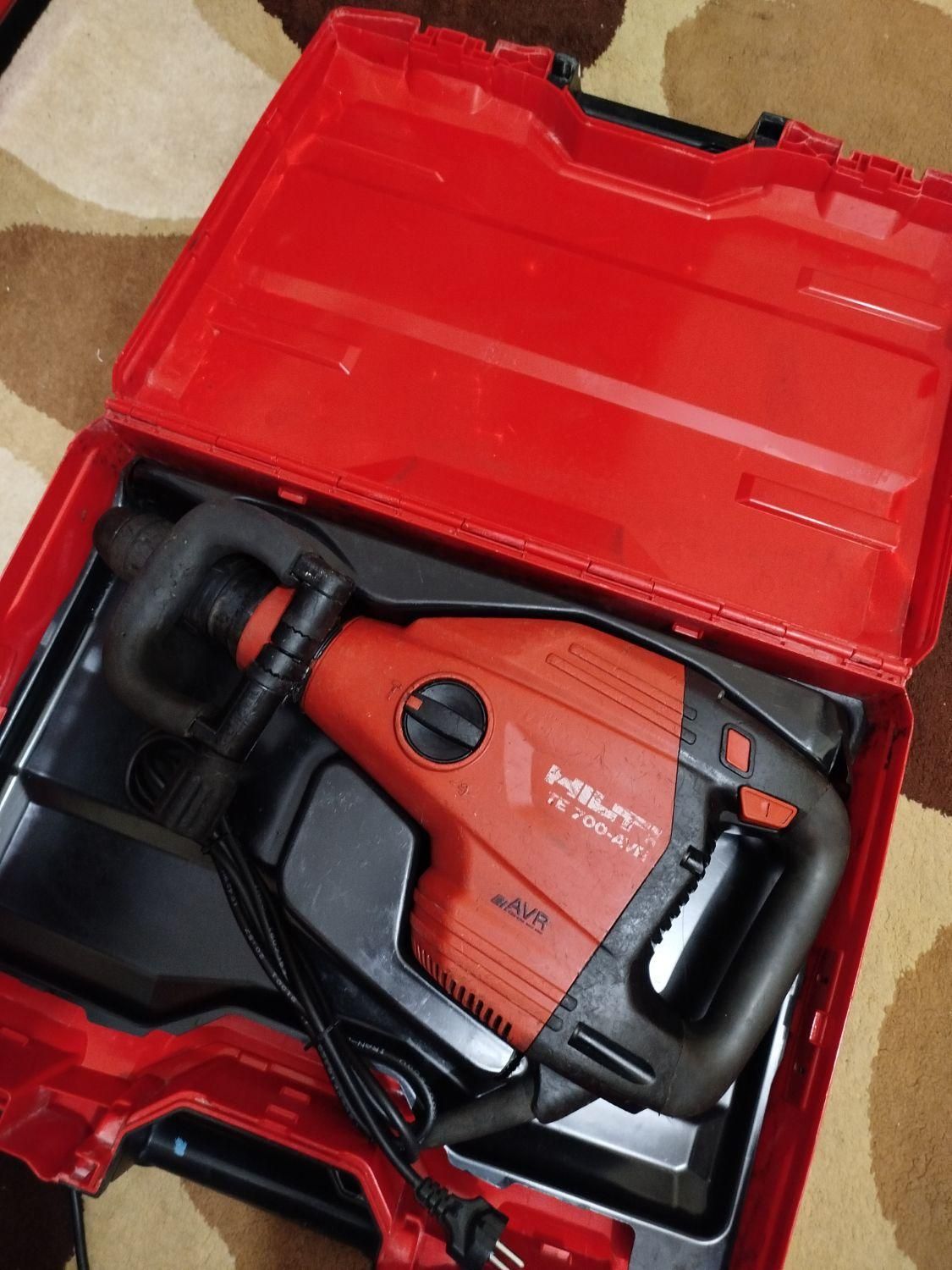 بتن کن هیلتی Hilti در حد|ماشین‌آلات صنعتی|تهران, سلسبیل|دیوار