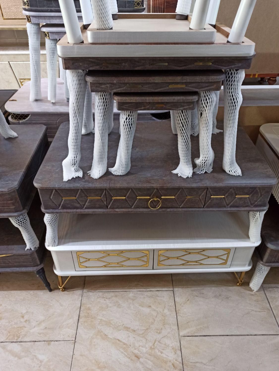 جلومبلی و عسلی|مبلمان خانگی و میز عسلی|کاشان, آیت الله سعیدی|دیوار